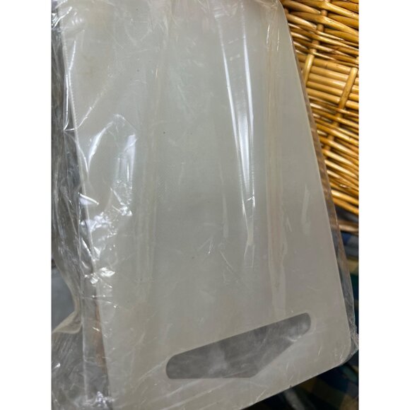 Wicker Picnic Basket With Strap & Plaid Lining - Picture 7 of 9